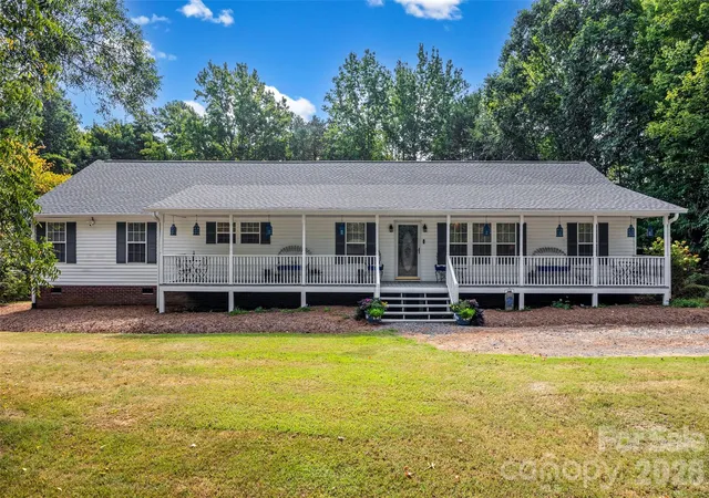 Photo 1 of Single family home for sale at 15715 Youngblood Rd, Charlotte, NC 28278 | MLS# 4426292 | Listing updated on 2026-09-23