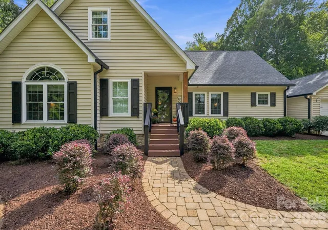 Photo 2 of Single family home for sale at 1125 Ballpark Dr, Mooresville, NC 28115 | MLS# 4426293 | Listing updated on 2026-10-05
