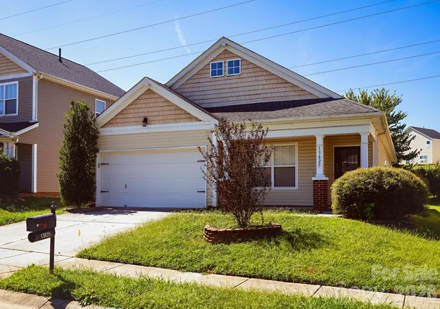 Single family home for sale at 13825 Purple Bloom Ln, Charlotte, NC 28262 | MLS# 4426294