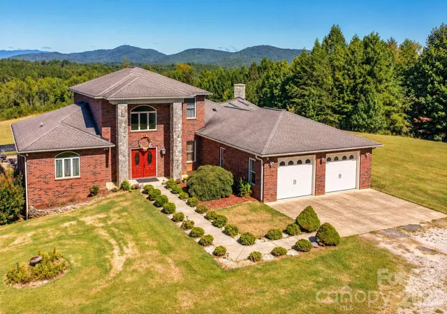 Photo 1 of Single family home for sale at 671 Mud Cut Loop, Marion, NC 28752 | MLS# 4426296 | Listing updated on 2026-09-29