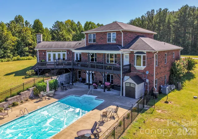 Photo 2 of Single family home for sale at 671 Mud Cut Loop, Marion, NC 28752 | MLS# 4426296 | Listing updated on 2026-09-29