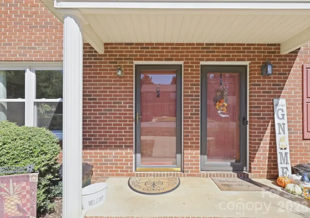 Listing Photo 4 - Condo for sale in building located at 102 Brandywine Dr, Conover, NC 28613 - Unit #C2