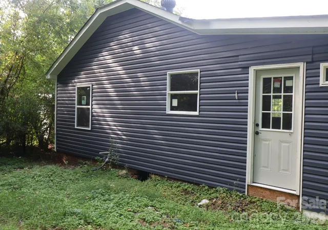 Photo 2 of Single family home for sale at 817 Skyland St, Kannapolis, NC 28083 | MLS# 4426306 | Listing updated on 2026-09-29