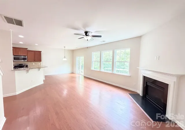 Photo 3 of Single family home for sale at 7230 Kinley Cmns Ln, Charlotte, NC 28278 | MLS# 4426308 | Listing updated on 2026-10-01