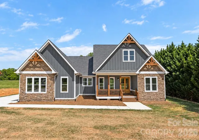 Photo 1 of Single family home for sale at 395 New Salem Rd, Statesville, NC 28625 | MLS# 4426336 | Listing updated on 2026-10-06