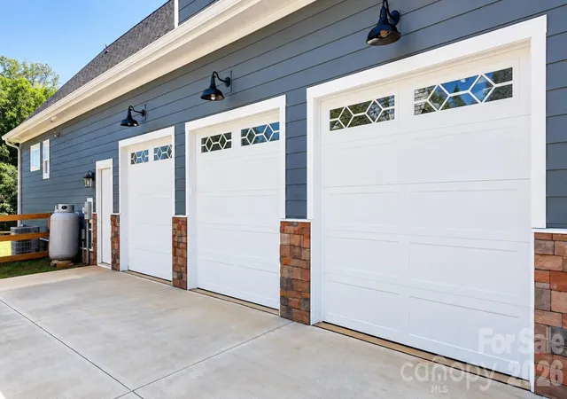 Photo 2 of Single family home for sale at 395 New Salem Rd, Statesville, NC 28625 | MLS# 4426336 | Listing updated on 2026-10-06