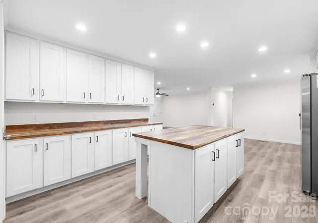 Photo 3 of Single family home for sale at 1120 Hammond Carnes Rd, Lancaster, SC 29720 | MLS# 4426342 | Listing updated on 2026-09-22