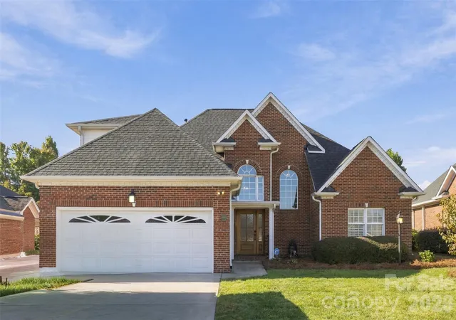 Photo 2 of Single family home for sale at 2146 Pinefield Ct, Gastonia, NC 28056 | MLS# 4426345 | Listing updated on 2026-10-05