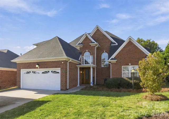 Photo 3 of Single family home for sale at 2146 Pinefield Ct, Gastonia, NC 28056 | MLS# 4426345 | Listing updated on 2026-10-05