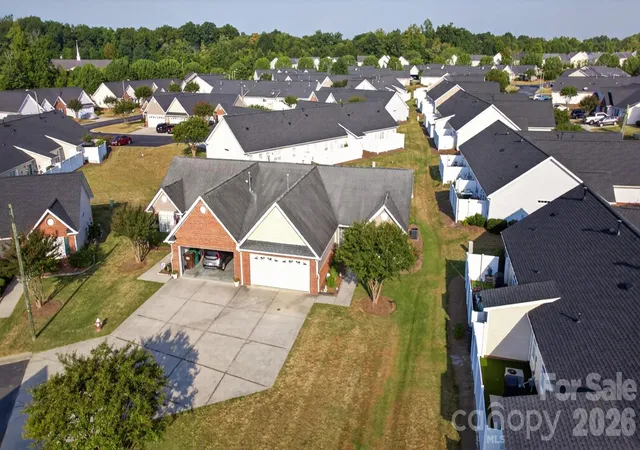 Photo 3 of Sale Pending at 1330 Bayswater Dr, High Point, NC 27265 | MLS# 4426351 | Listing updated on 2026-09-28