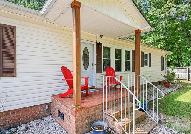 Photo 4 of Single family home for sale at 115 Red Fox Ct, Mount Holly, NC 28120 | MLS# 4426353 | Listing updated on 2026-09-23