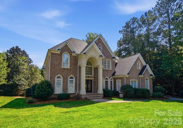 Photo 2 of Single family home for sale at 4224 Mountain Cvs Dr, Charlotte, NC 28216 | MLS# 4426358 | Listing updated on 2026-10-04