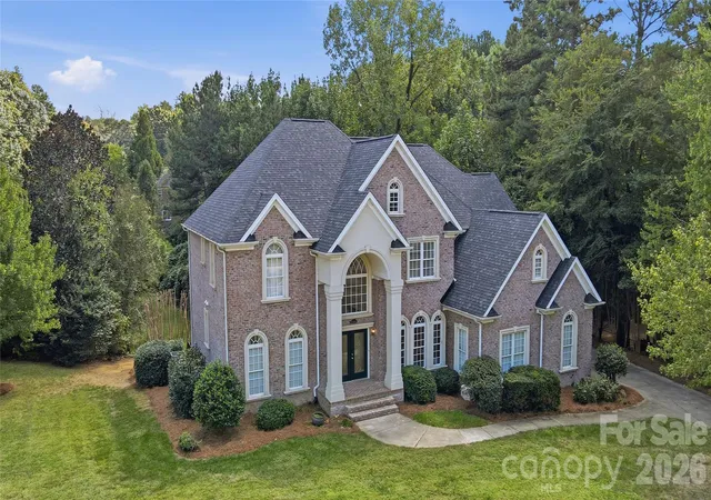 Photo 3 of Single family home for sale at 4224 Mountain Cvs Dr, Charlotte, NC 28216 | MLS# 4426358 | Listing updated on 2026-10-04