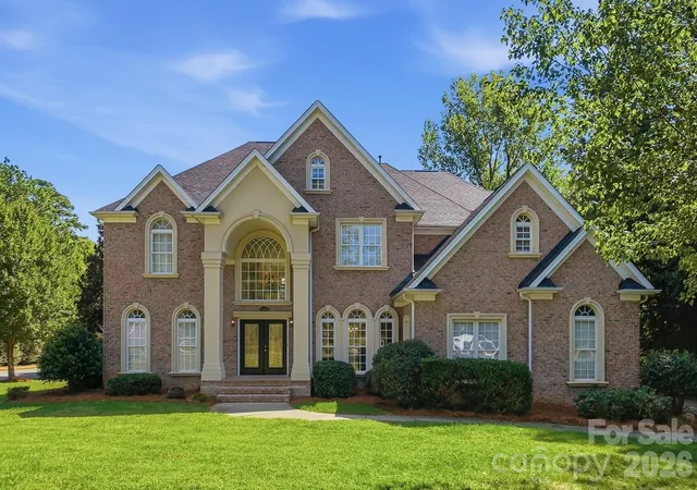 Photo 1 of Single family home for sale at 4224 Mountain Cvs Dr, Charlotte, NC 28216 | MLS# 4426358 | Listing updated on 2026-10-20