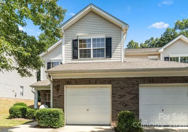 Photo 2 of Townhouse for sale at 3110 Summerfield Ridge Ln, Matthews, NC 28105 | MLS# 4426370 | Listing updated on 2026-09-23