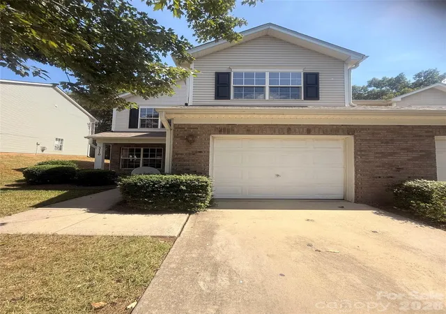 Photo 3 of Townhouse for sale at 3110 Summerfield Ridge Ln, Matthews, NC 28105 | MLS# 4426370 | Listing updated on 2026-09-23