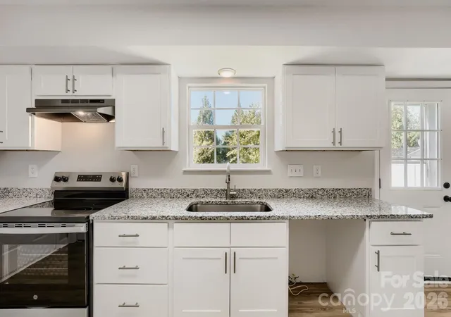 Photo 4 of Single family home for sale at 4125 Brawer Farm Dr, Charlotte, NC 28269 | MLS# 4426371 | Listing updated on 2026-09-20