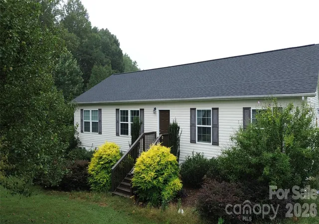Photo 3 of Single family home for sale at 1274 Crandell Dr, Crouse, NC 28033 | MLS# 4426372 | Listing updated on 2026-10-02