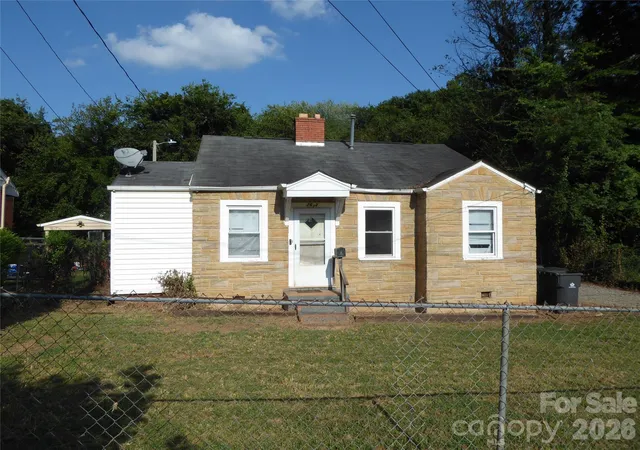 Single family home for sale at 2612 Elon St, Charlotte, NC 28208 | MLS# 4426382