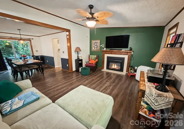 Photo 3 of Single family home for sale at 1156 Crab Crk Rd, Hendersonville, NC 28739 | MLS# 4426395 | Listing updated on 2026-10-08