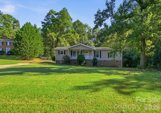 Photo 3 of Single family home for sale at 2848 Forest Hills Cir, Rock Hill, SC 29732 | MLS# 4426396 | Listing updated on 2026-10-03