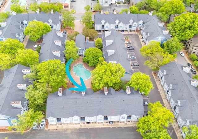 Photo 3 of Condo for sale at 517 N Graham St #3C, Charlotte, NC 28202 | MLS# 4426399 | Listing updated on 2026-10-06