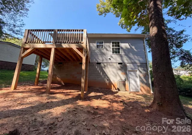 Photo 4 of Single family home for sale at 604 Stewart Ct, Statesville, NC 28677 | MLS# 4426413 | Listing updated on 2026-09-30