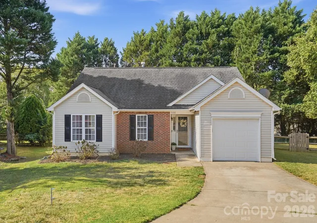 Photo 1 of Single family home for sale at 9100 Royal Highlands Ct, Charlotte, NC 28277 | MLS# 4426414 | Listing updated on 2026-10-03