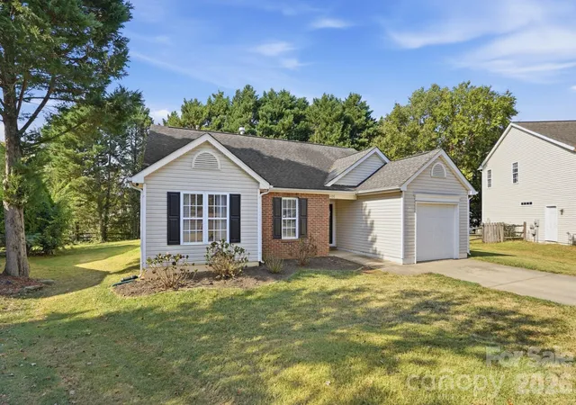 Photo 2 of Single family home for sale at 9100 Royal Highlands Ct, Charlotte, NC 28277 | MLS# 4426414 | Listing updated on 2026-10-03