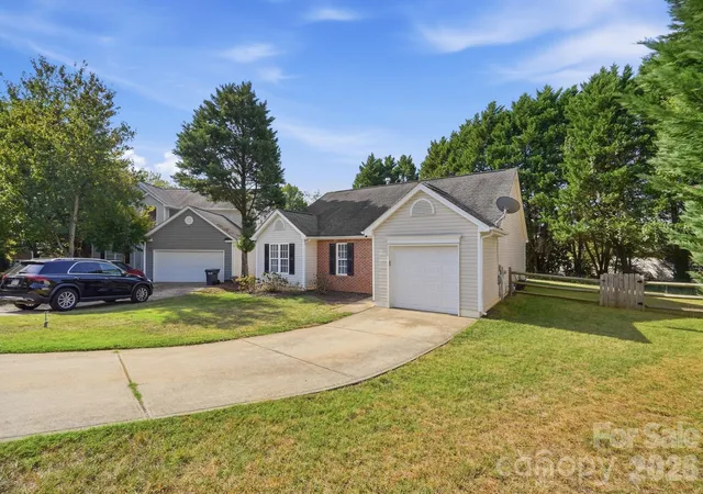 Photo 3 of Single family home for sale at 9100 Royal Highlands Ct, Charlotte, NC 28277 | MLS# 4426414 | Listing updated on 2026-10-03