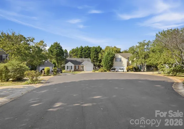 Photo 4 of Single family home for sale at 9100 Royal Highlands Ct, Charlotte, NC 28277 | MLS# 4426414 | Listing updated on 2026-10-03