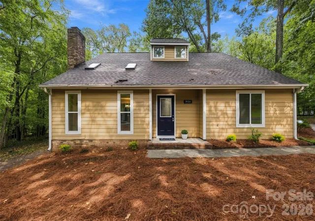 Photo 2 of Single family home for sale at 7401 Park Vista Cir, Charlotte, NC 28226 | MLS# 4426415 | Listing updated on 2026-09-27