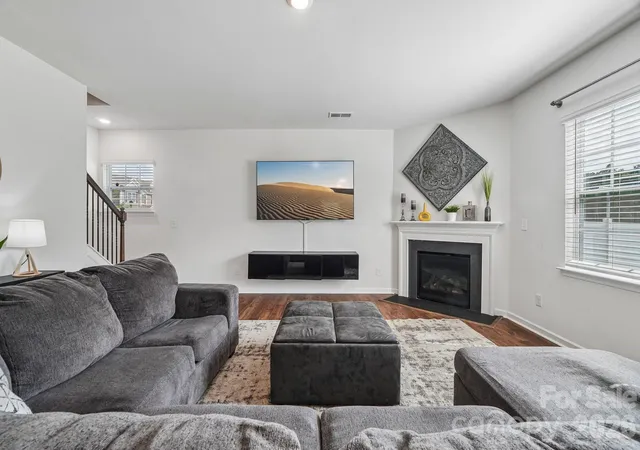 Photo 3 of Single family home for sale at 7105 Pennyroyal Way, Charlotte, NC 28216 | MLS# 4426419 | Listing updated on 2026-09-29