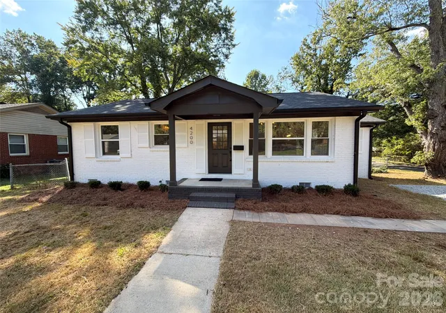Single family home for sale at 4200 Abbeydale Dr, Charlotte, NC 28205 | MLS# 4426433