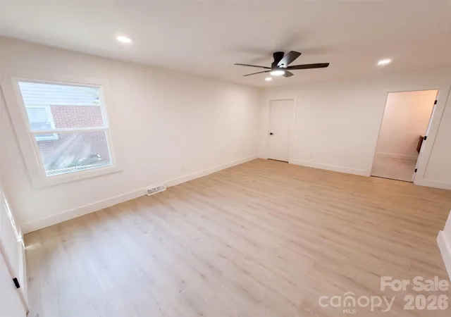 Photo 3 of Single family home for sale at 4200 Abbeydale Dr, Charlotte, NC 28205 | MLS# 4426433 | Listing updated on 2026-10-01