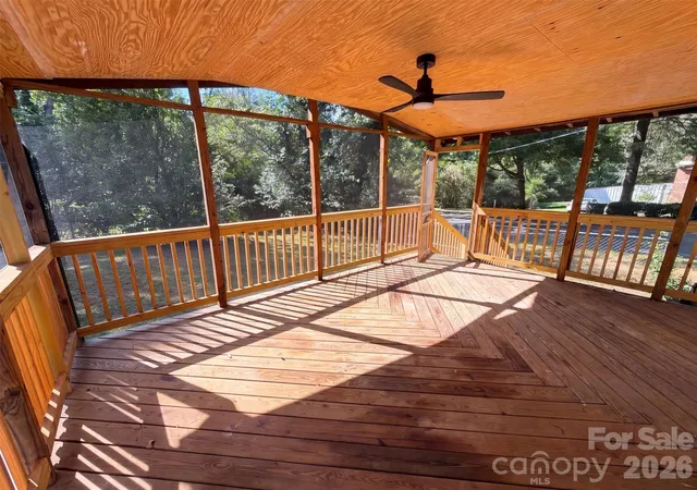 Photo 4 of Single family home for sale at 4200 Abbeydale Dr, Charlotte, NC 28205 | MLS# 4426433 | Listing updated on 2026-10-01