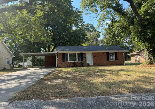 Photo 1 of Sale Pending at 207 N Jones Ave, Rock Hill, SC 29730 | MLS# 4426436 | Listing updated on 2026-09-24
