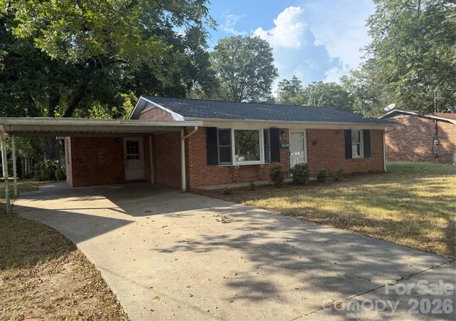 Photo 2 of Sale Pending at 207 N Jones Ave, Rock Hill, SC 29730 | MLS# 4426436 | Listing updated on 2026-09-24