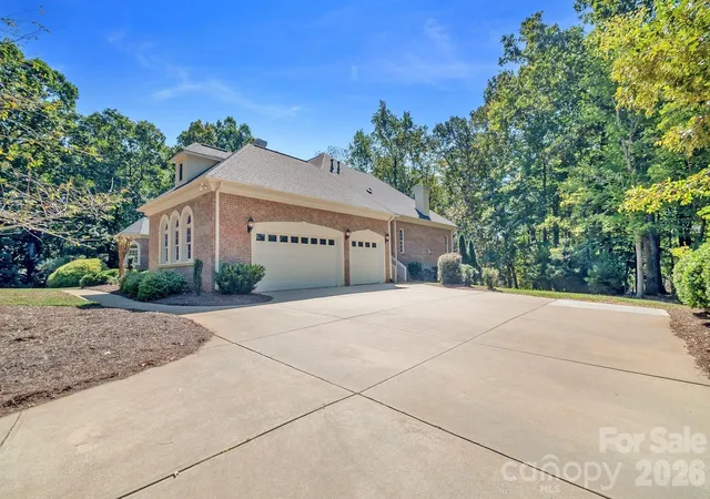 Photo 1 of Single family home for sale at 6052 Oxfordshire Rd, Waxhaw, NC 28173 | MLS# 4426444 | Listing updated on 2026-09-19