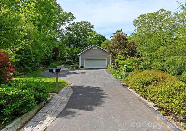 Photo 2 of Sale Pending at 15 Baird Aly, Asheville, NC 28804 | MLS# 4426450 | Listing updated on 2026-10-08