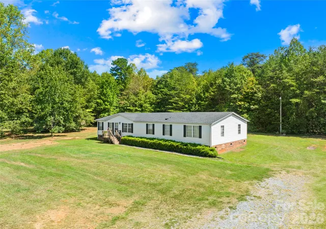 Photo 3 of Single family home for sale at 506 Salem Church Rd, Maiden, NC 28650 | MLS# 4426455 | Listing updated on 2026-09-21