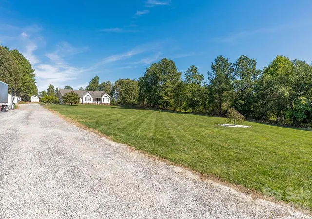 Photo 3 of Single family home for sale at 294 Gilbert Rd, Statesville, NC 28677 | MLS# 4426457 | Listing updated on 2026-10-06