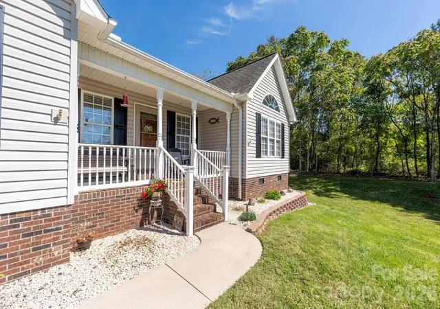 Photo 3 of Single family home for sale at 294 Gilbert Rd, Statesville, NC 28677 | MLS# 4426457 | Listing updated on 2026-10-06