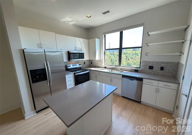 Photo 2 of Condo for sale at 542 N Mcdowell St, Charlotte, NC 28204 | MLS# 4426458 | Listing updated on 2026-10-01