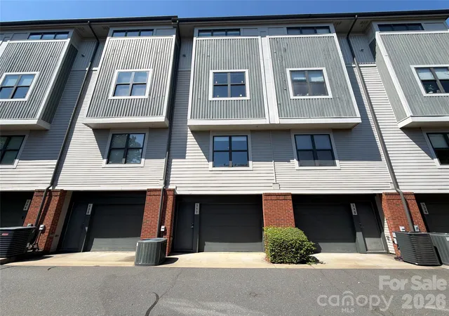 Listing Photo 5 - Condo for sale in building located at 542 N Mcdowell St, Charlotte, NC 28204