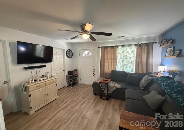 Photo 3 of Single family home for sale at 284 Salem St SW, Concord, NC 28025 | MLS# 4426460 | Listing updated on 2026-09-27