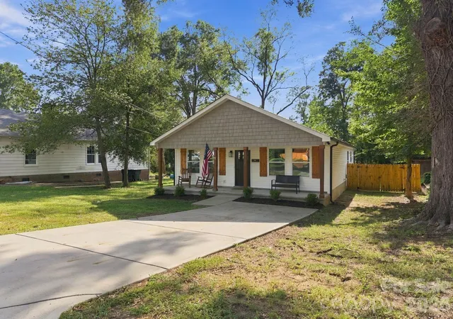 Photo 3 of Single family home for sale at 523 Gibson Dr NW, Concord, NC 28025 | MLS# 4426463 | Listing updated on 2026-09-21