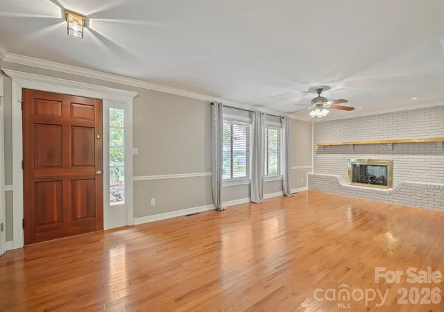 Photo 4 of Single family home for sale at 1953 Crestdale Ln, Newton, NC 28658 | MLS# 4426464 | Listing updated on 2026-09-24