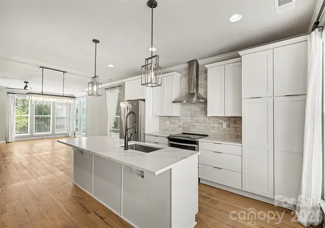 Photo 4 of Townhouse for sale at 1571 Duckworth Ave, Charlotte, NC 28208 | MLS# 4426470 | Listing updated on 2026-09-22