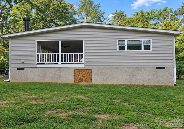 Photo 3 of Sale Pending at 35 Bass Dr, Weaverville, NC 28787 | MLS# 4426472 | Listing updated on 2026-09-23